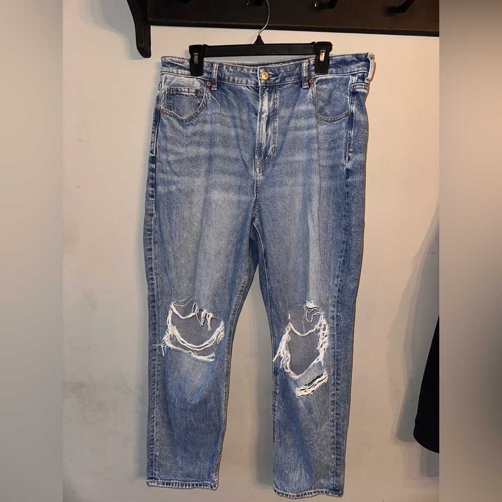 American Eagle Outfitters Light Blue Distressed Jeans
